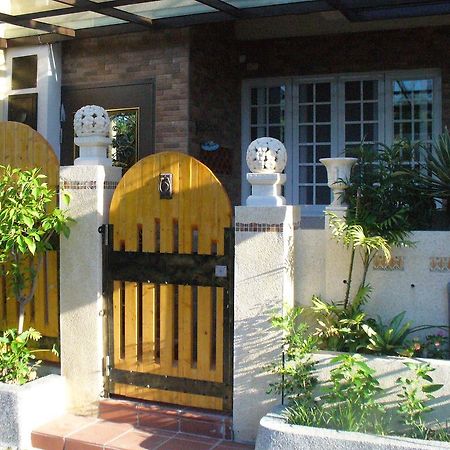 Alongs Garden Bed and Breakfast Heng-ch'un Exterior foto