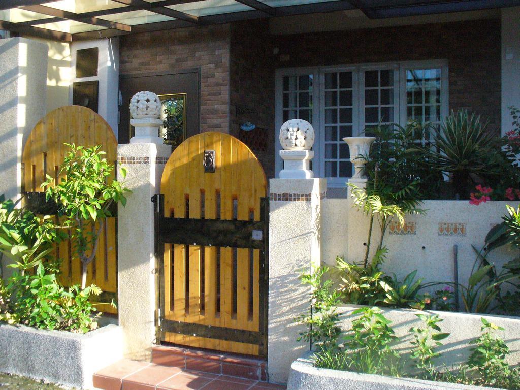 Alongs Garden Bed and Breakfast Heng-ch'un Exterior foto