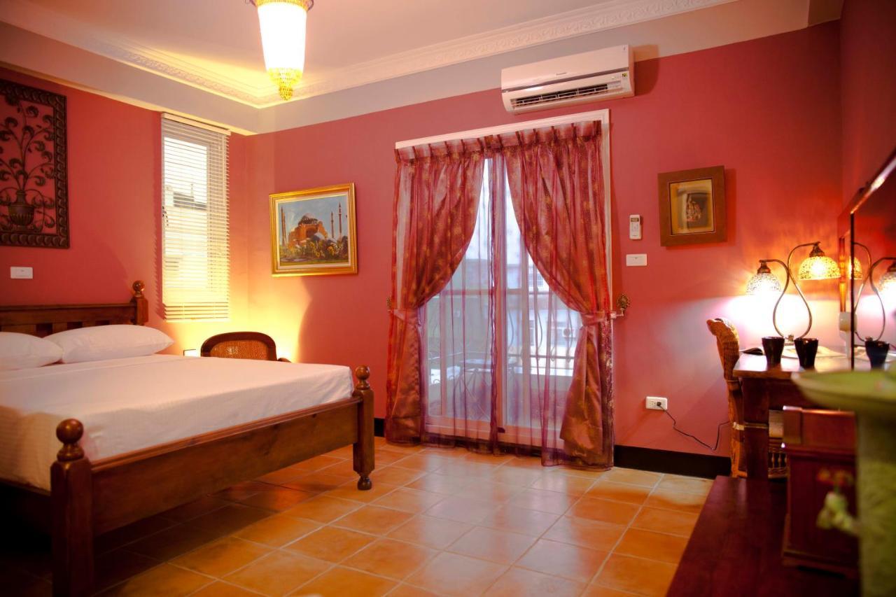 Alongs Garden Bed and Breakfast Heng-ch'un Exterior foto