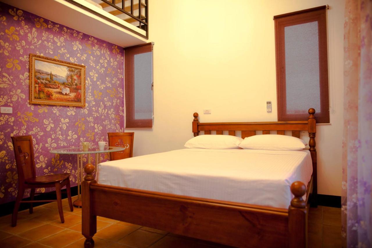 Alongs Garden Bed and Breakfast Heng-ch'un Exterior foto